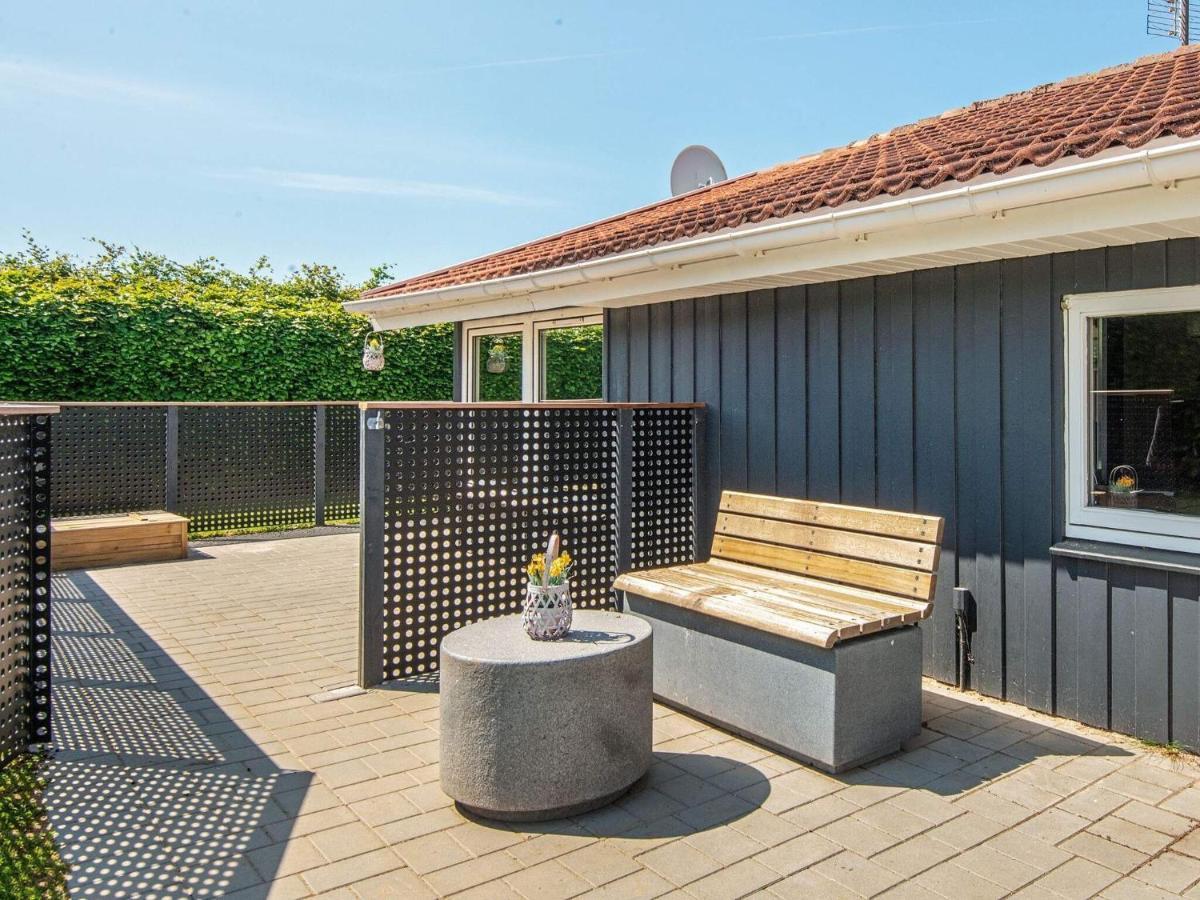 8 Person Holiday Home In Hejls Exterior photo